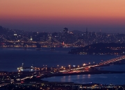 雷火电竞充值-暗夜鹰啸时，哈登如何用一记抛投为国王加冕暂停