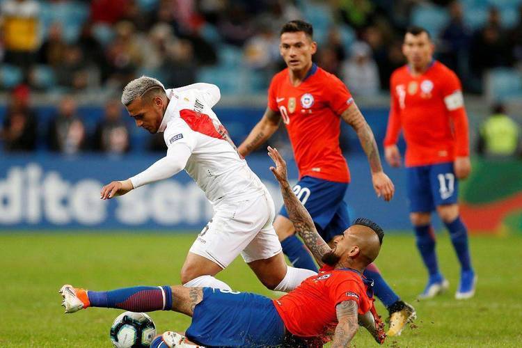 包含哥伦比亚战平委内瑞拉，豪取晋级机会的词条