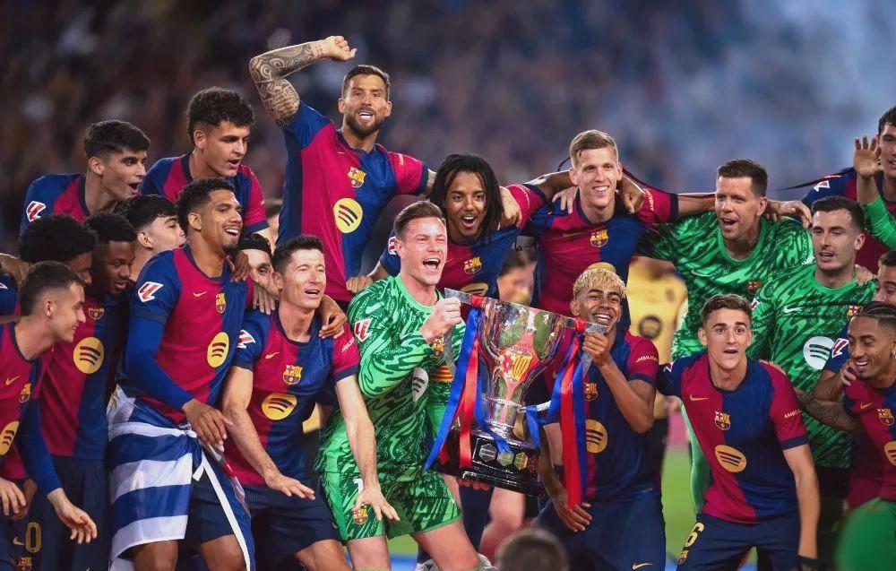 巴塞罗那球队近期在联赛中脱颖而出